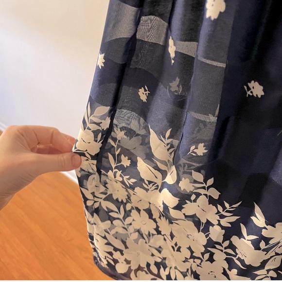 Gorgeous Max Studio Dress - Picture 3 of 6